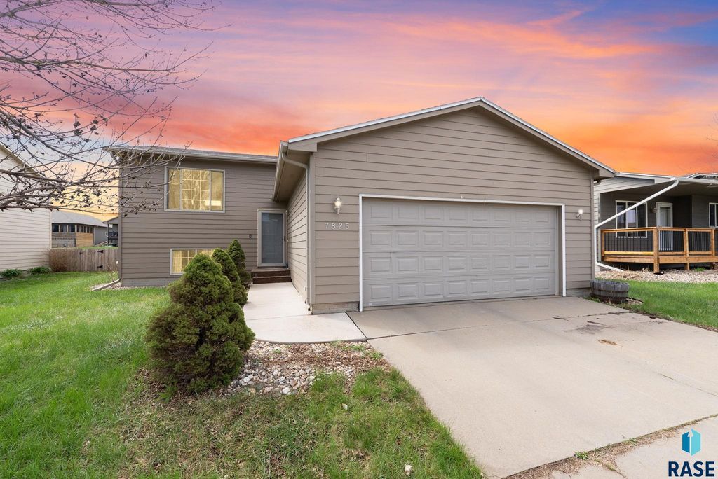 7825 W Stoney Creek St Street, Sioux Falls, SD 57106