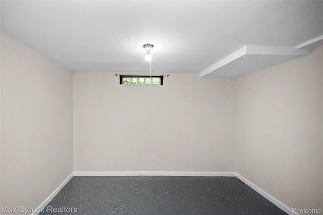 493 Luther Avenue, Pontiac, MI 48341