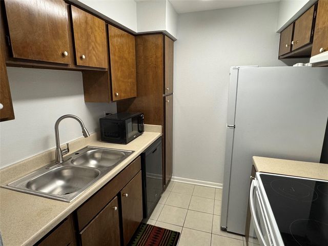 8423 Hearth Drive 3, Houston, TX 77054