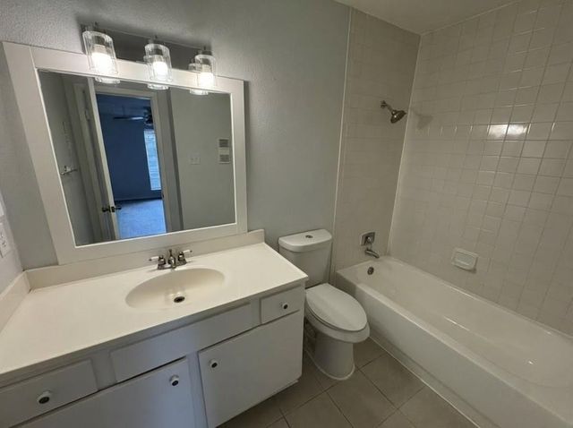 8423 Hearth Drive 3, Houston, TX 77054