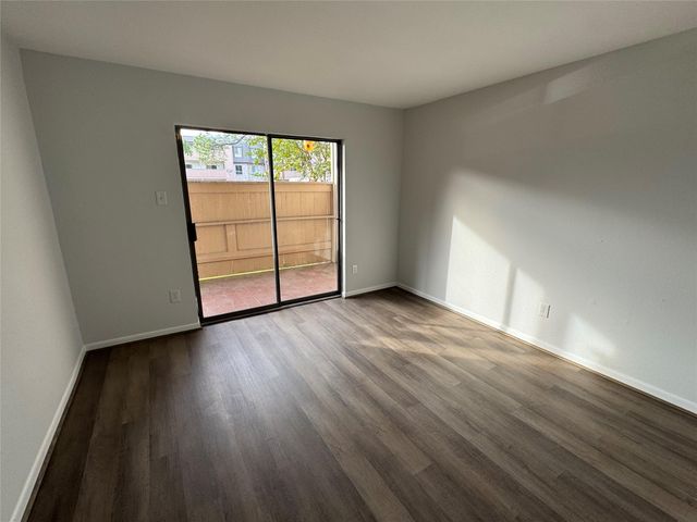 8423 Hearth Drive 3, Houston, TX 77054