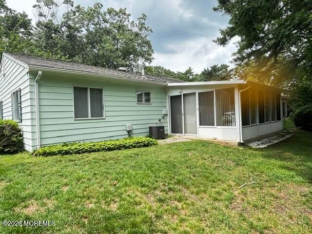 9 Louisiana Way, Whiting, NJ 08759