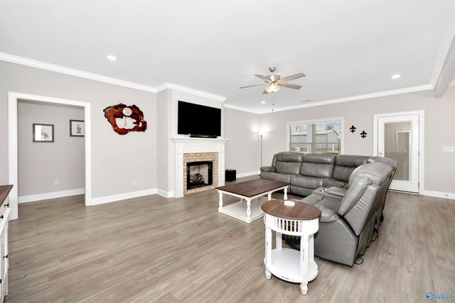 613 Walt Campbell Road, Hazel Green, AL 35750