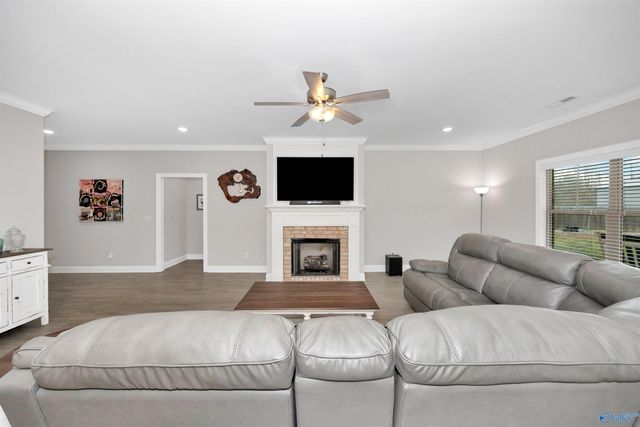 613 Walt Campbell Road, Hazel Green, AL 35750