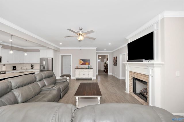 613 Walt Campbell Road, Hazel Green, AL 35750