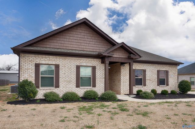 613 Walt Campbell Road, Hazel Green, AL 35750