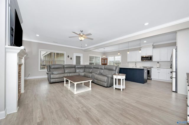 613 Walt Campbell Road, Hazel Green, AL 35750