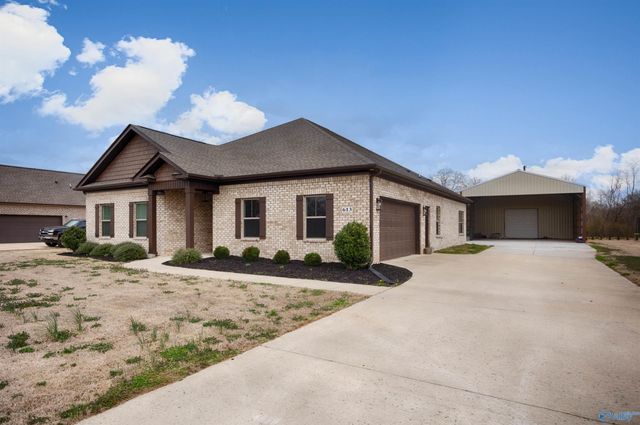 613 Walt Campbell Road, Hazel Green, AL 35750