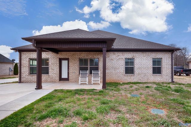 613 Walt Campbell Road, Hazel Green, AL 35750