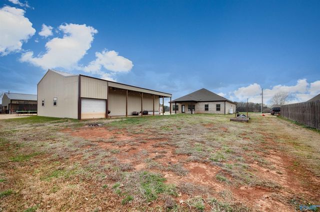 613 Walt Campbell Road, Hazel Green, AL 35750