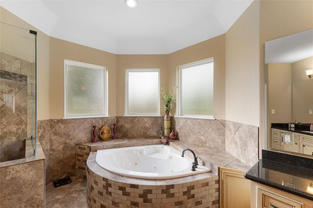 721 Oak Hill Lane, Pinehurst, TX 77362