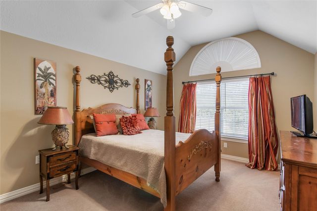 721 Oak Hill Lane, Pinehurst, TX 77362