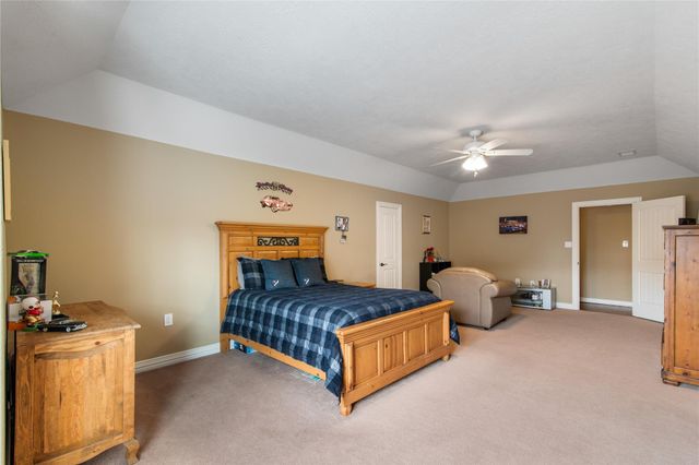 721 Oak Hill Lane, Pinehurst, TX 77362