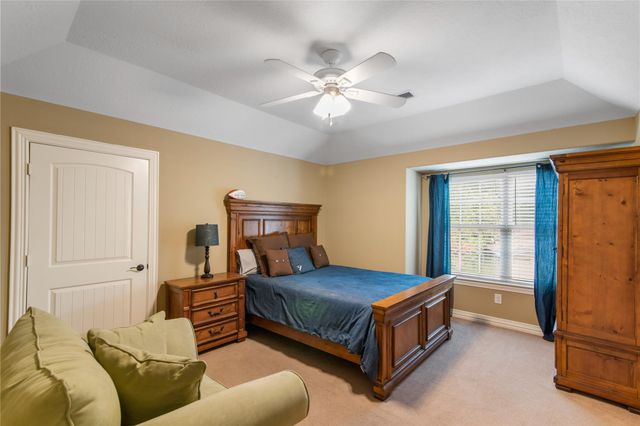 721 Oak Hill Lane, Pinehurst, TX 77362
