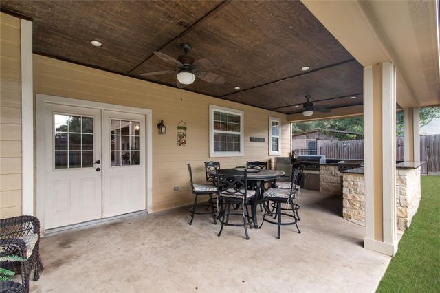 721 Oak Hill Lane, Pinehurst, TX 77362