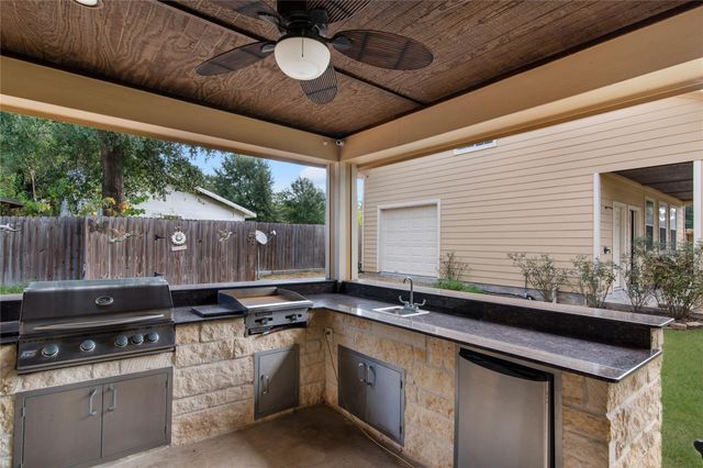721 Oak Hill Lane, Pinehurst, TX 77362