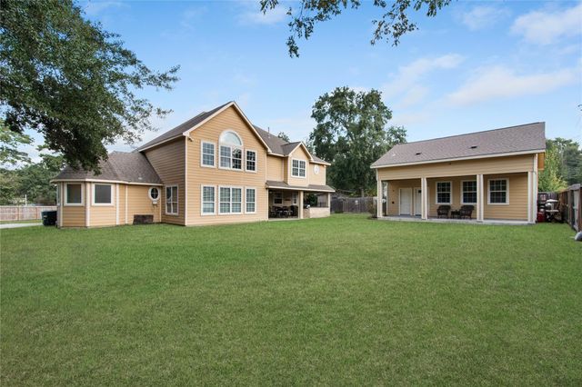 721 Oak Hill Lane, Pinehurst, TX 77362