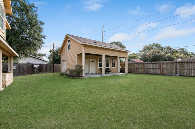 721 Oak Hill Lane, Pinehurst, TX 77362