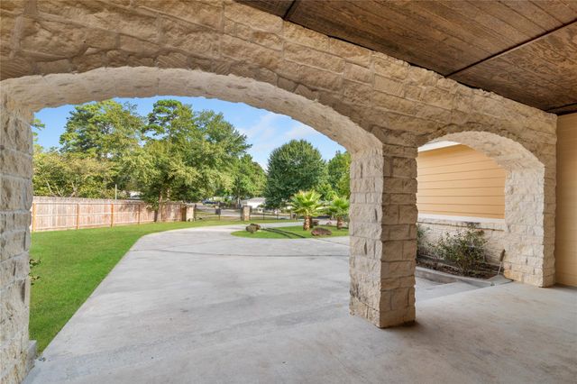 721 Oak Hill Lane, Pinehurst, TX 77362