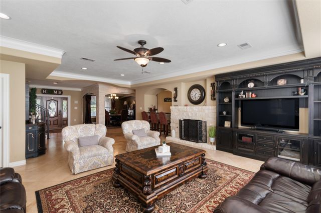 721 Oak Hill Lane, Pinehurst, TX 77362