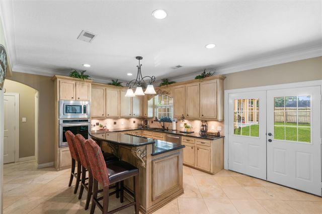 721 Oak Hill Lane, Pinehurst, TX 77362