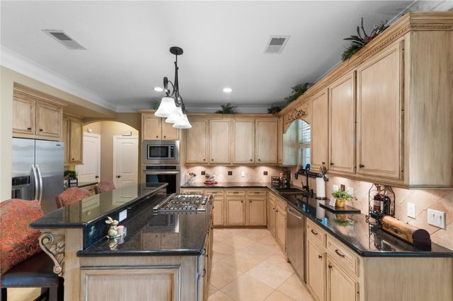721 Oak Hill Lane, Pinehurst, TX 77362