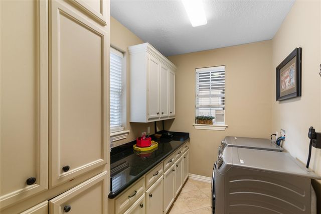 721 Oak Hill Lane, Pinehurst, TX 77362