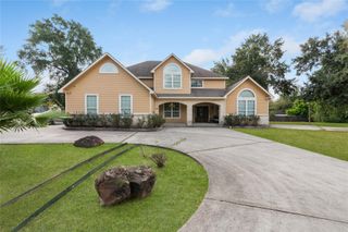 721 Oak Hill Lane, Pinehurst, TX 77362