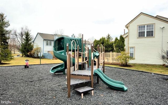 11 BRAXTON CT, Hightstown, NJ 08520