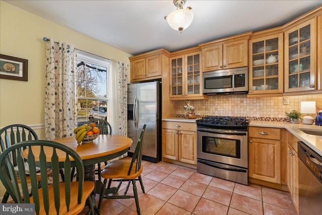 11 BRAXTON CT, Hightstown, NJ 08520