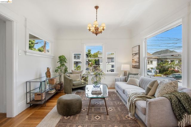 455 36Th St, Oakland, CA 94609