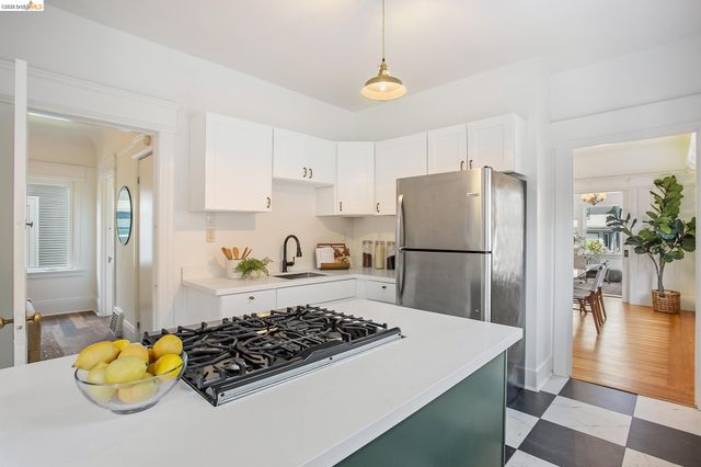 455 36Th St, Oakland, CA 94609