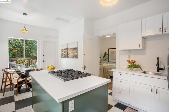 455 36Th St, Oakland, CA 94609