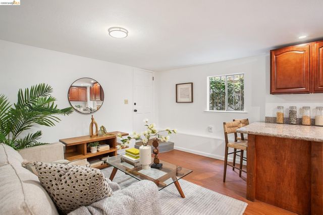 455 36Th St, Oakland, CA 94609