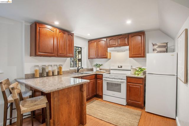 455 36Th St, Oakland, CA 94609