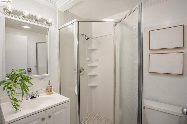 455 36Th St, Oakland, CA 94609