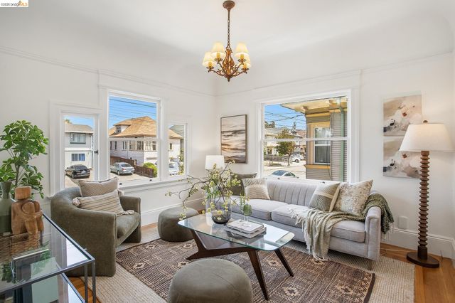 455 36Th St, Oakland, CA 94609