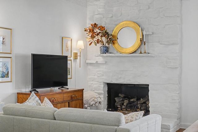 1619 E Terry Drive, Fayetteville, AR 72703