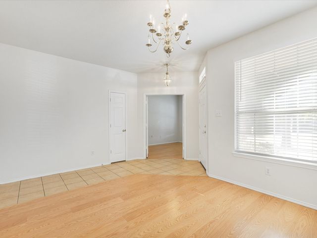 548 Linacre Drive, Fort Worth, TX 76036