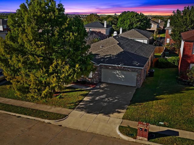 548 Linacre Drive, Fort Worth, TX 76036