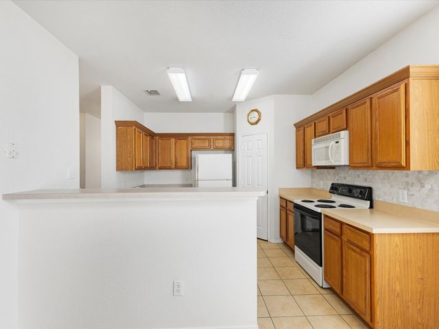 548 Linacre Drive, Fort Worth, TX 76036