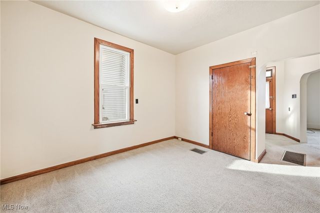 218 S Lincoln Avenue, Lisbon, OH 44432