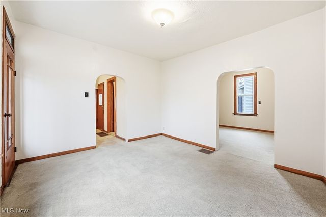 218 S Lincoln Avenue, Lisbon, OH 44432