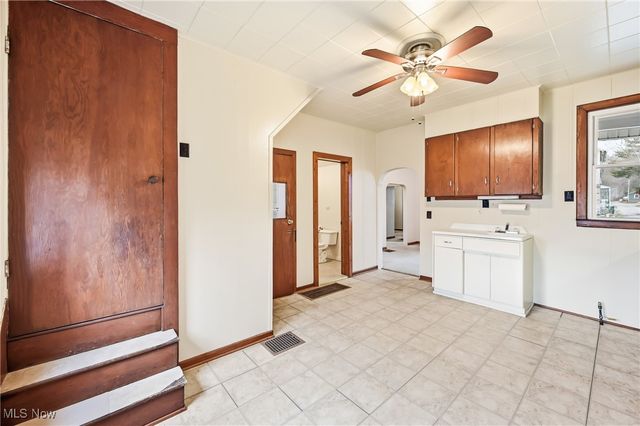 218 S Lincoln Avenue, Lisbon, OH 44432