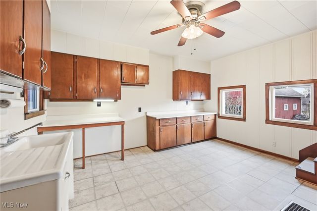 218 S Lincoln Avenue, Lisbon, OH 44432