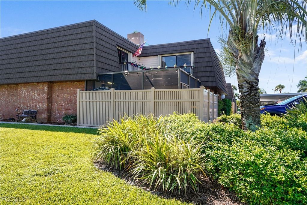 184 Lake Point LN 7A, Naples, FL 34112