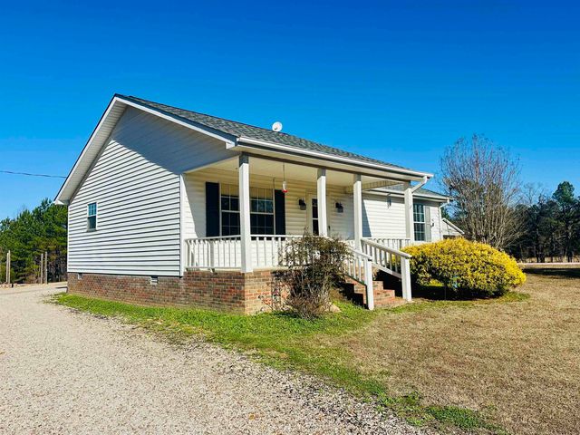 3566 142 HWY, Selmer, TN 38375
