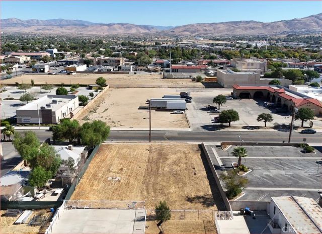 925 E Avenue Q6, Palmdale, CA 93550