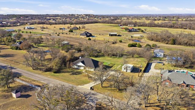 321 E Woody Creek Court, Springtown, TX 76082