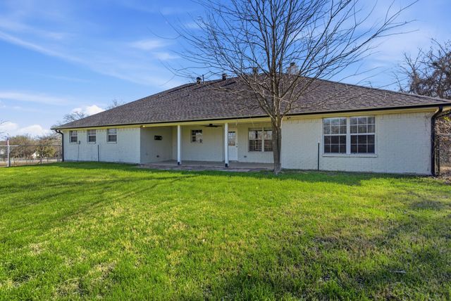 321 E Woody Creek Court, Springtown, TX 76082